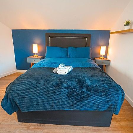 Private And Spacious 2 Bedroom House - Free Parking! Cardiff Buitenkant foto