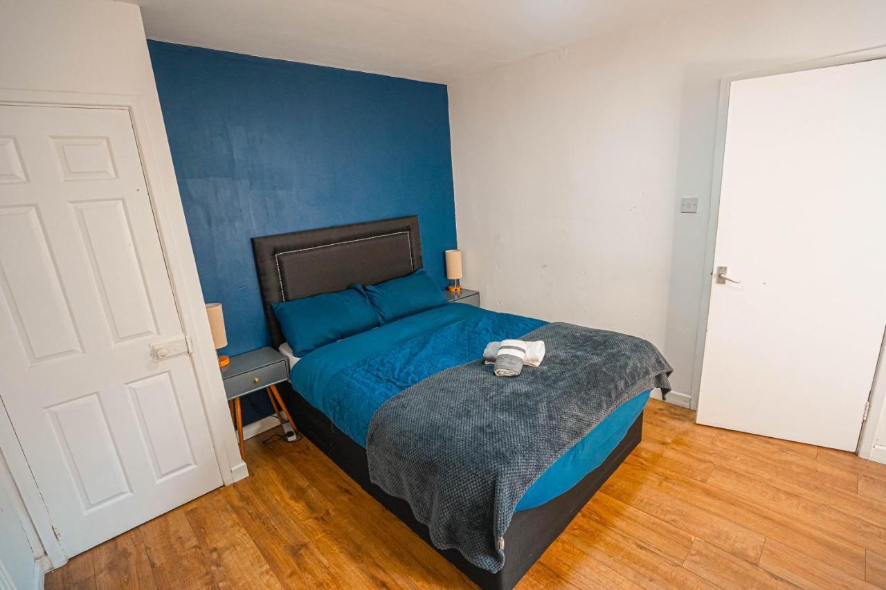 Private And Spacious 2 Bedroom House - Free Parking! Cardiff Buitenkant foto