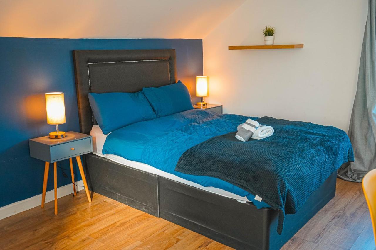 Private And Spacious 2 Bedroom House - Free Parking! Cardiff Buitenkant foto