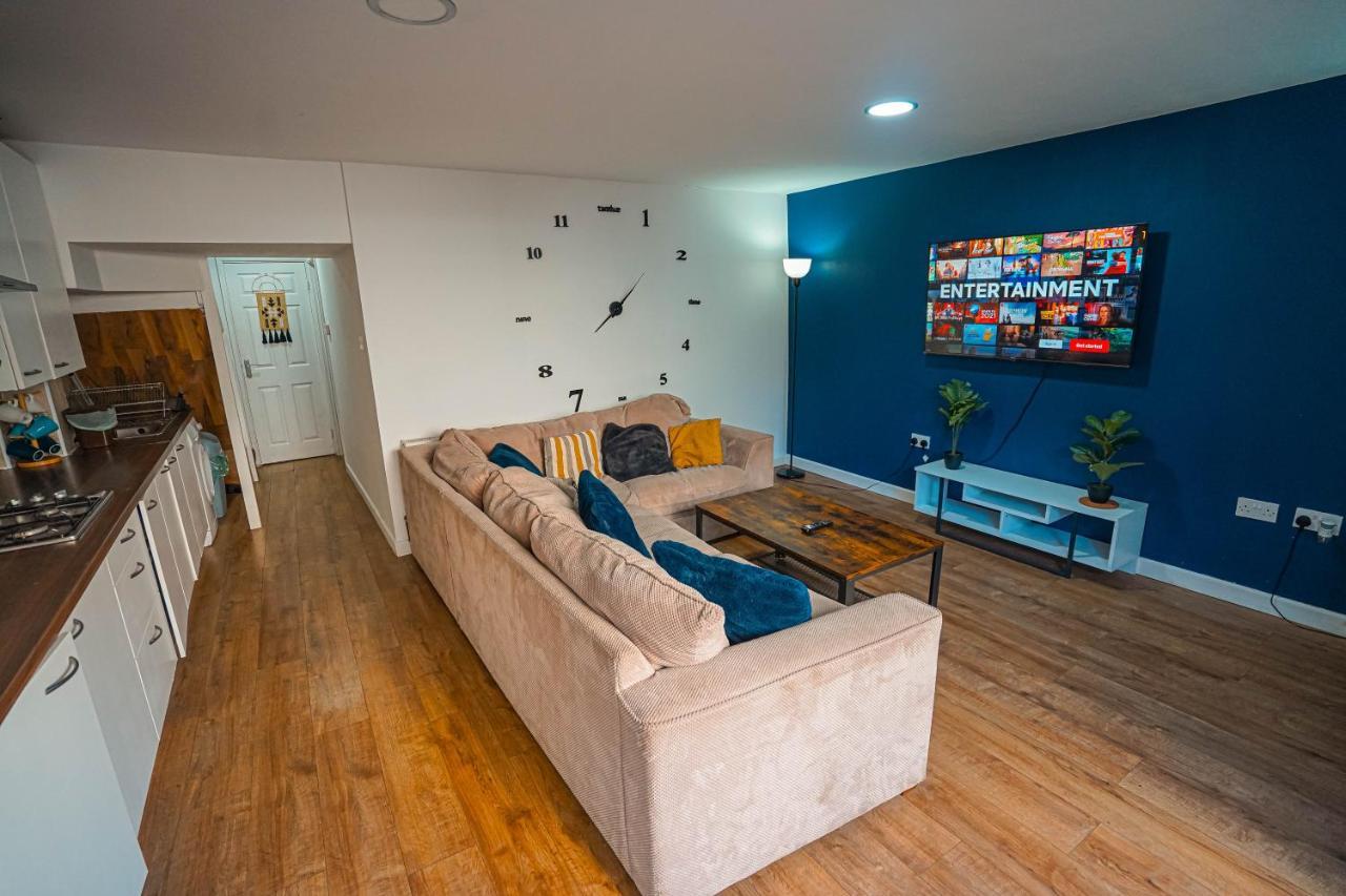 Private And Spacious 2 Bedroom House - Free Parking! Cardiff Buitenkant foto