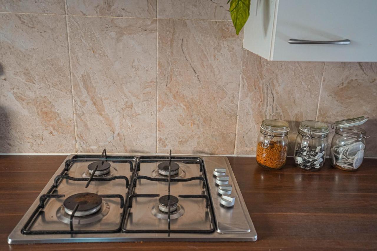Private And Spacious 2 Bedroom House - Free Parking! Cardiff Buitenkant foto