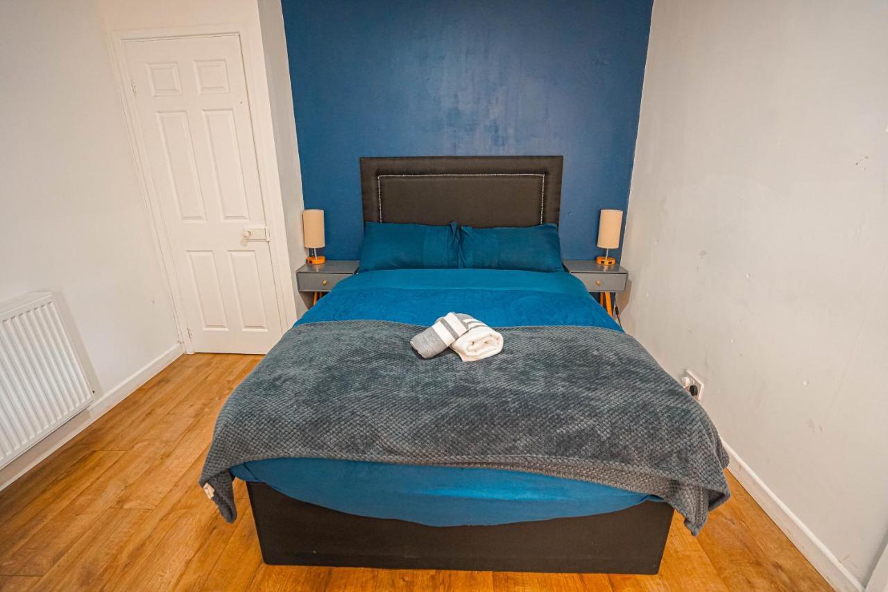 Private And Spacious 2 Bedroom House - Free Parking! Cardiff Buitenkant foto